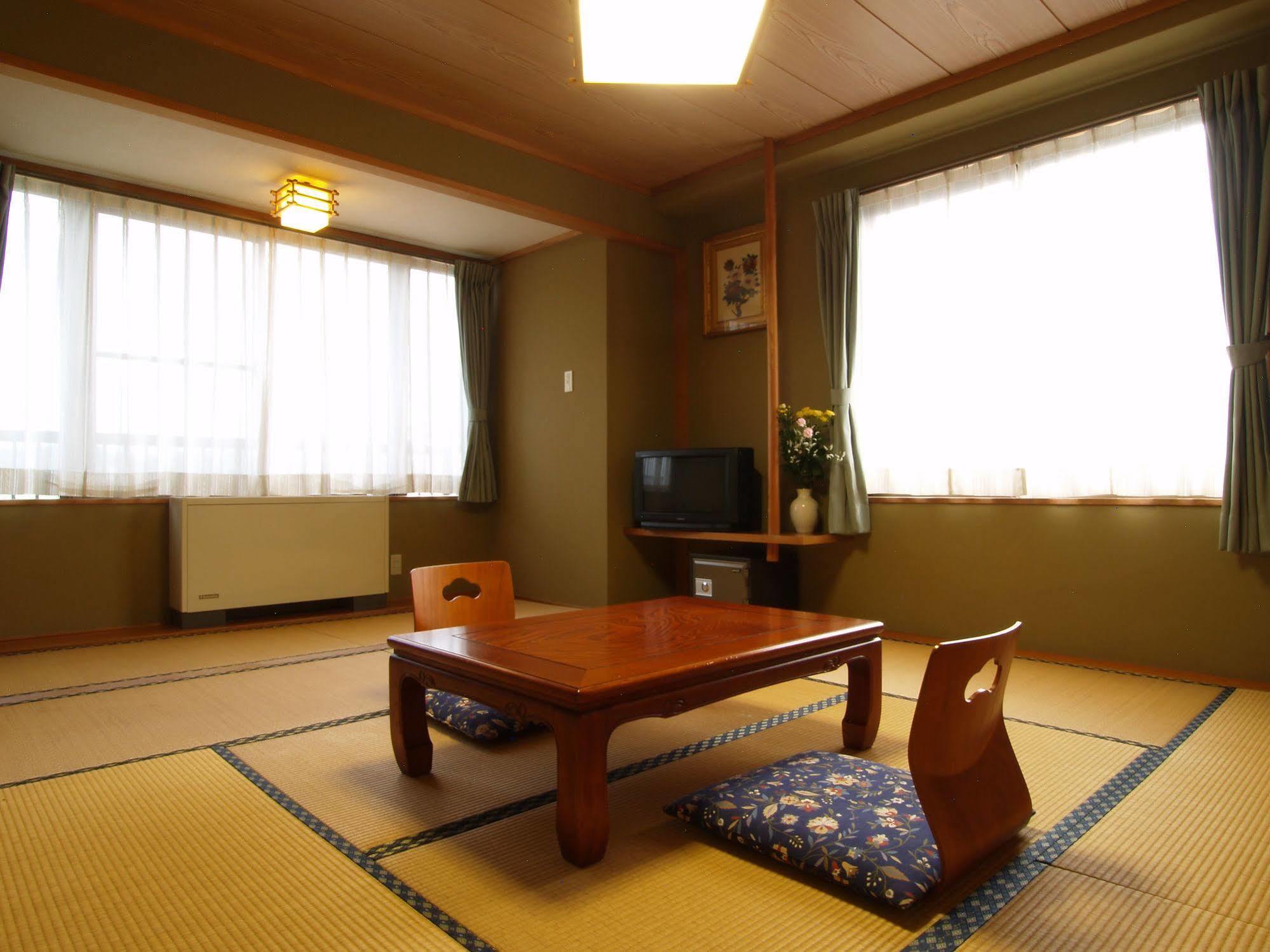 Central Inn Hakuba Exterior foto